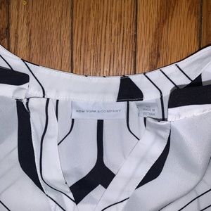 Women’s casual dress shirt